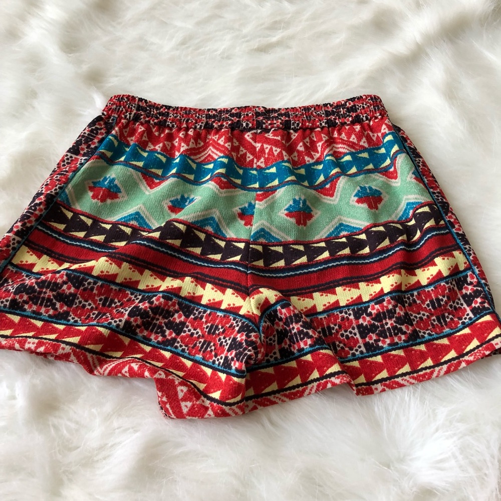 4/$20 • BCBGMAXAZRIA • oriel shorts - Picture 5 of 7